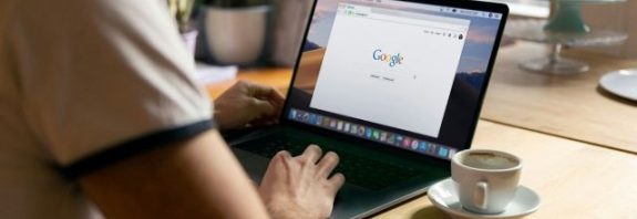Buscas no Google em 2025 superam ChatGPT